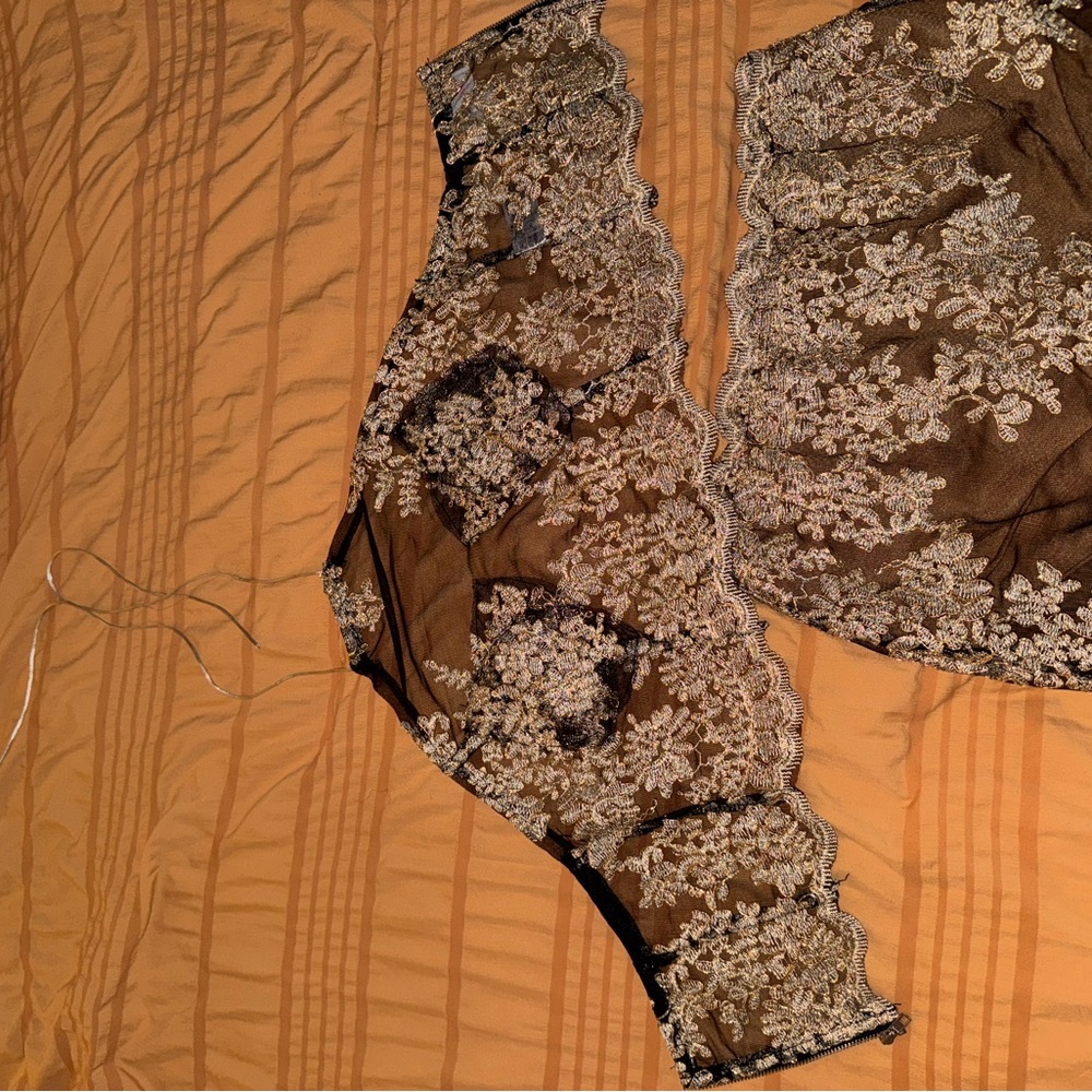 L'ATISTE Lace Skirt Set